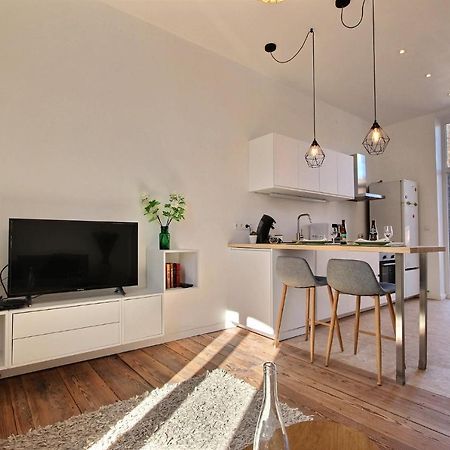Tokyo'S Place Liege Bagian luar foto